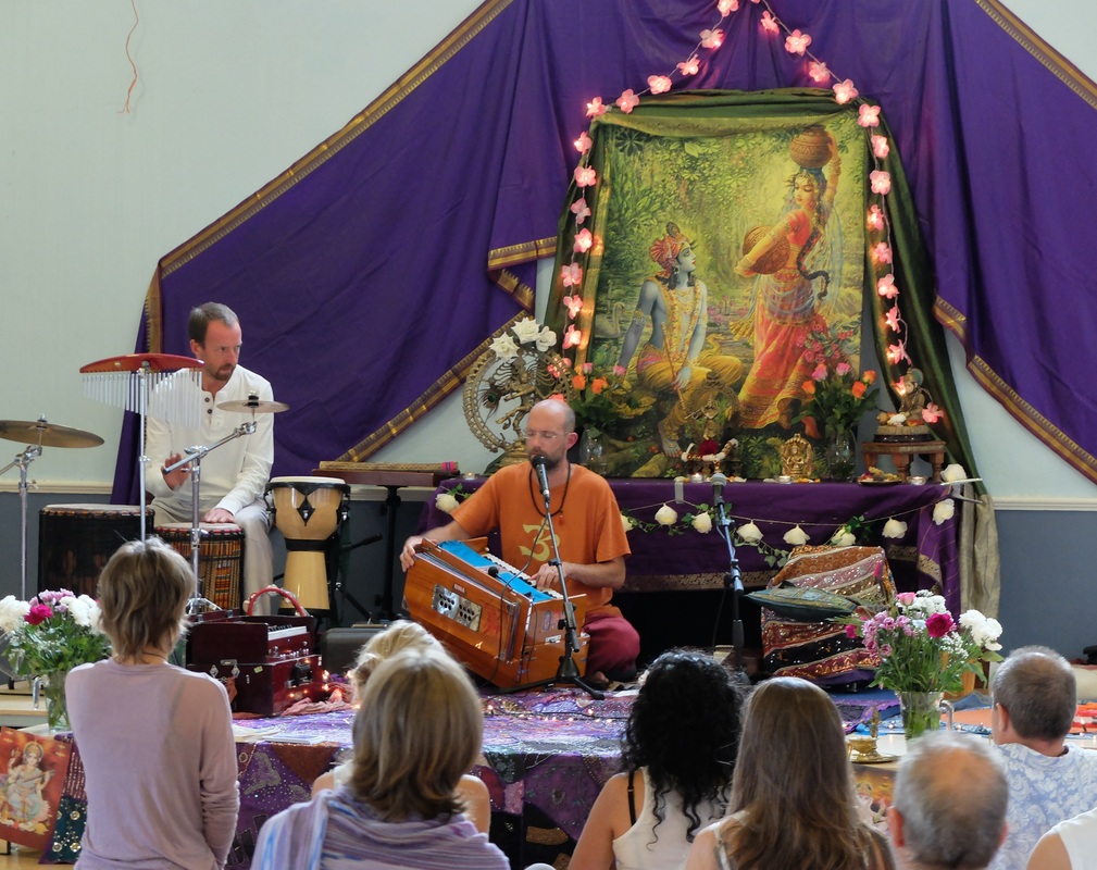 WILTSHIRE - Autumn Supper & Kirtan with Tim Chalice