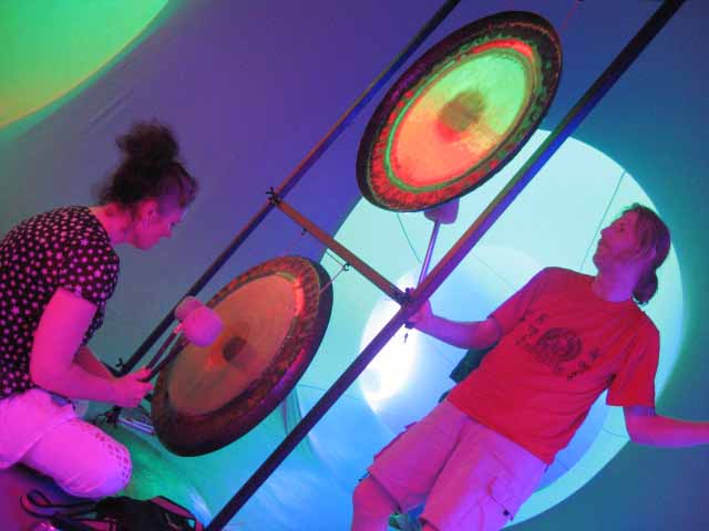 An introductory workshop in Symphonic Gongs, Wind Gongs
