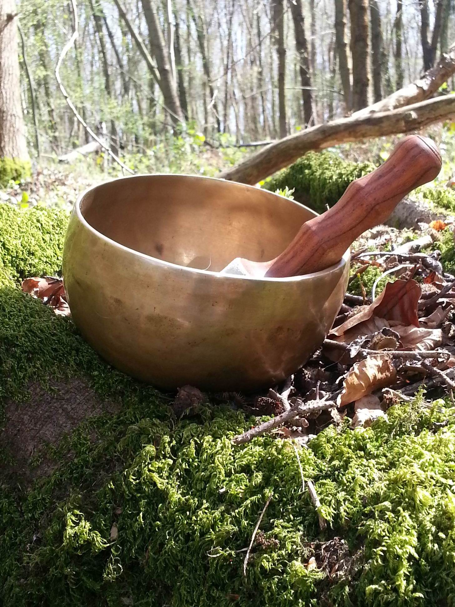 LONDON - Learn about Tibetan Singing bowls and how to play them.