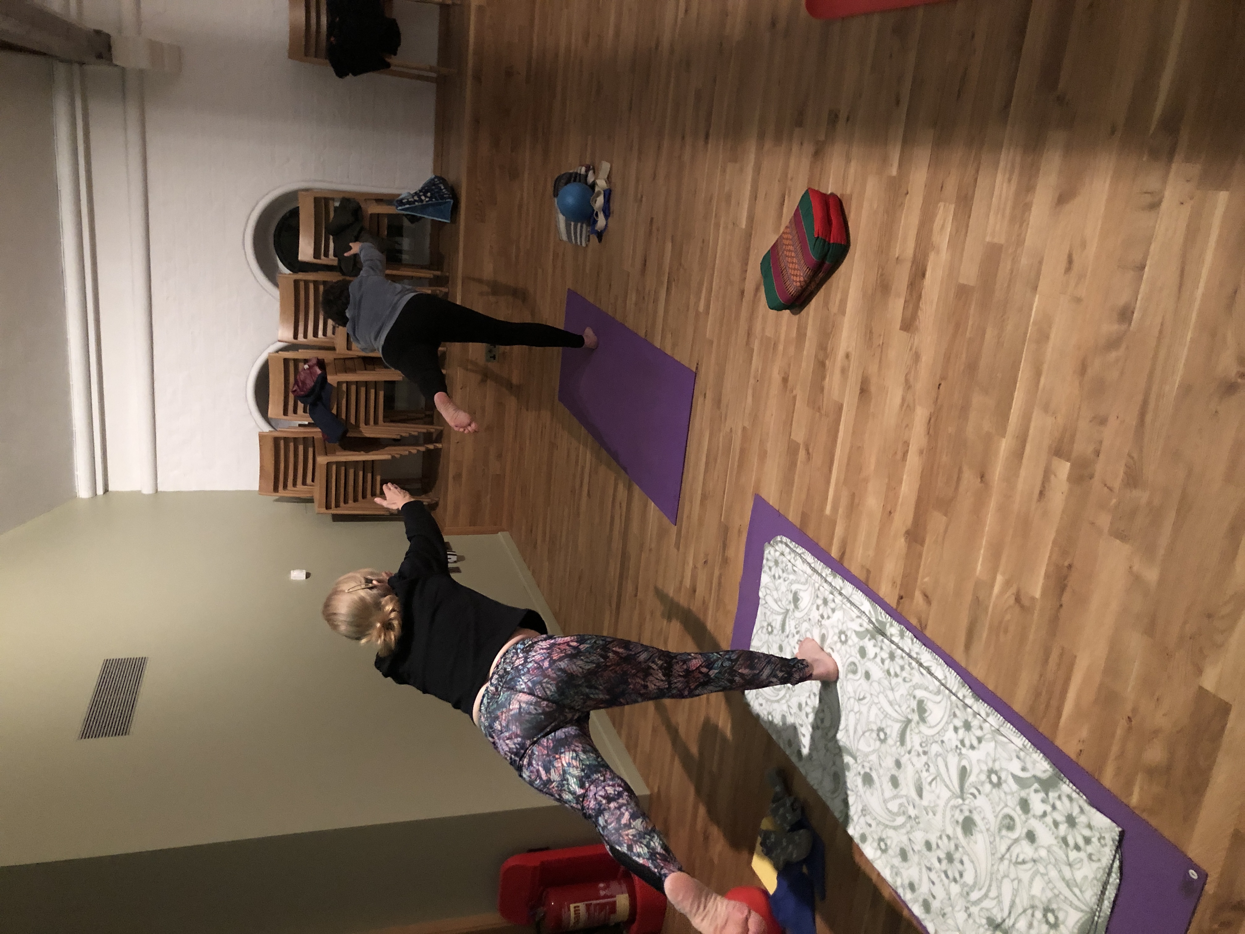 Wednesday Night Scaravelli Yoga online