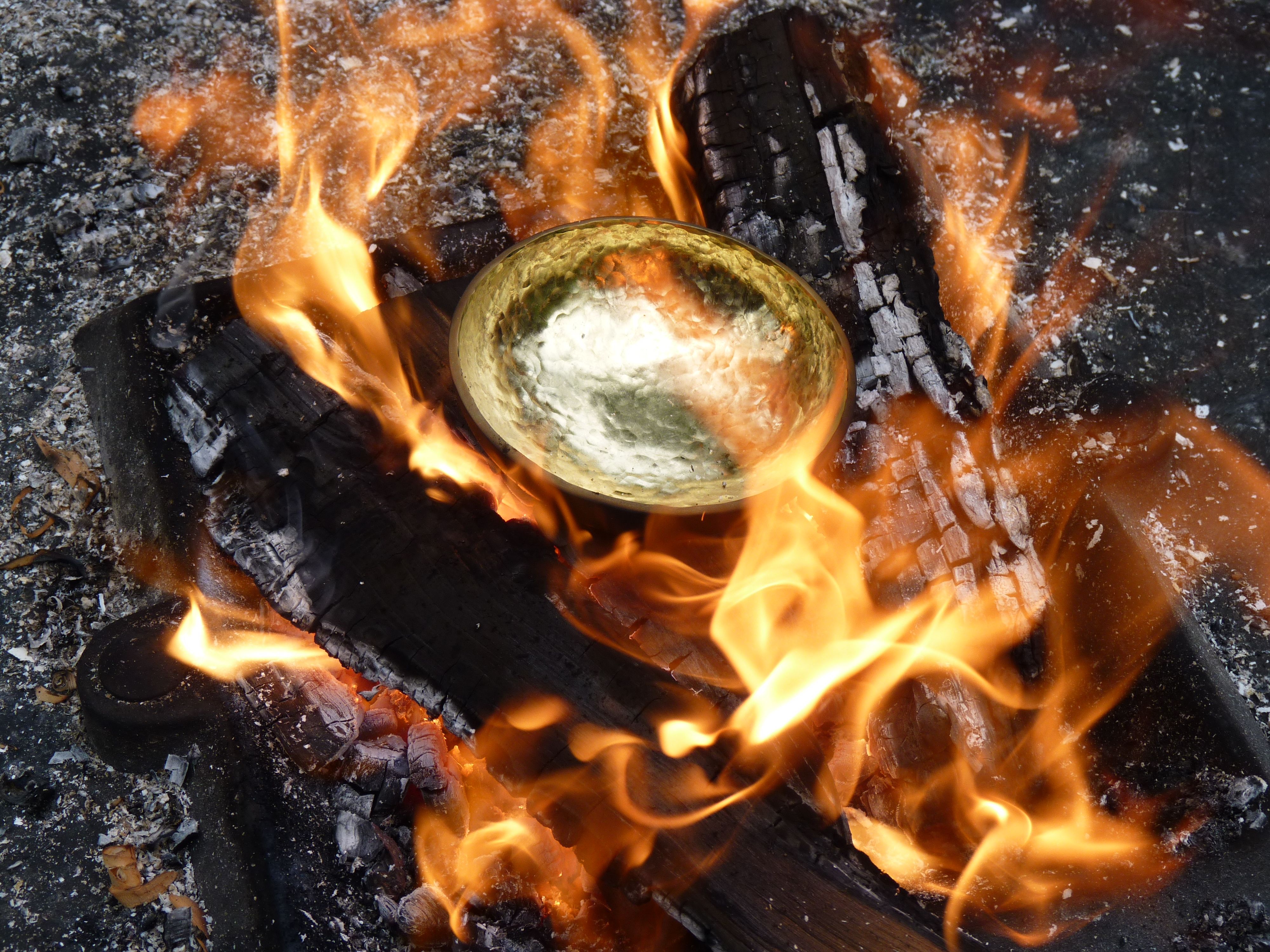 NR SALISBURY, WILTSHIRE - MAKE YOUR OWN SINGING BOWL  - Sound as Alchemystery