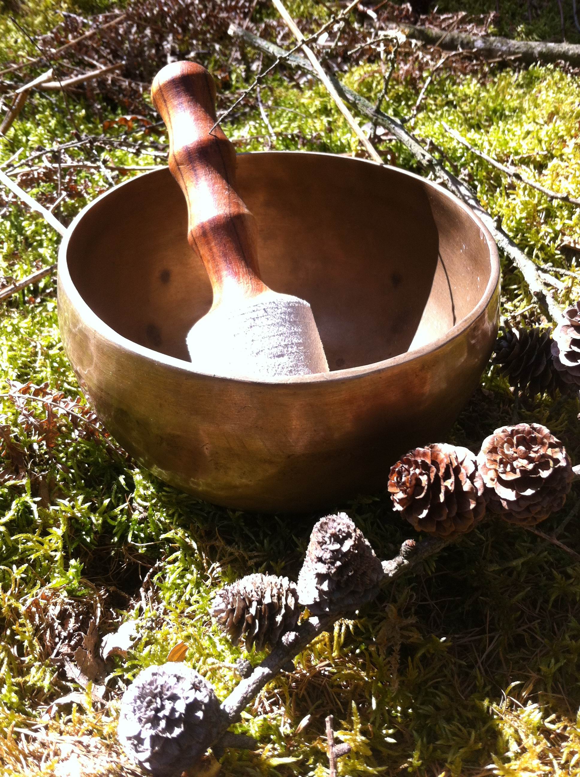 LONDON - Learn how to play & understand singing bowls.
