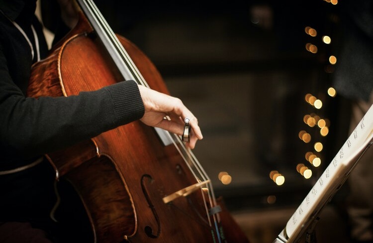 LONDON  - An Festive Candlelit Evening of Cello and Gongs