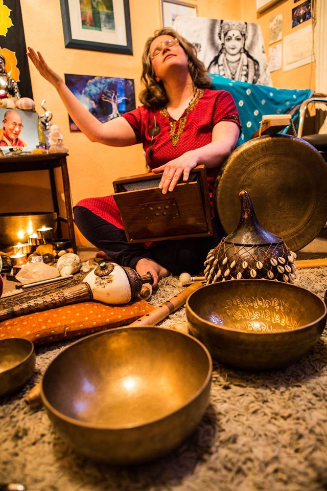 LONDON - Thursday Night Chanting Group with Gayatri at Elephant & Castle