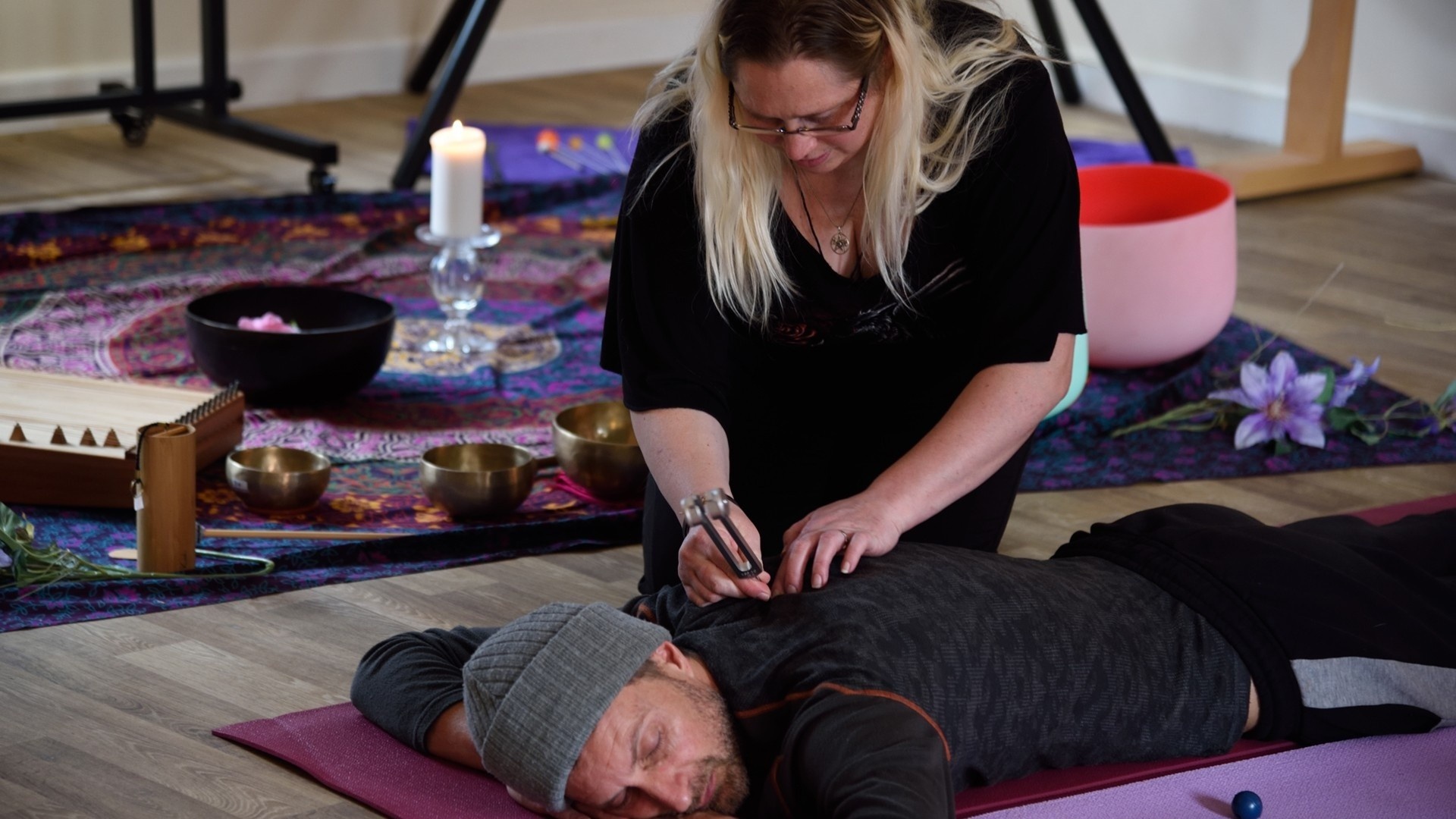 IOWA - Sound Healing With Tuning Forks